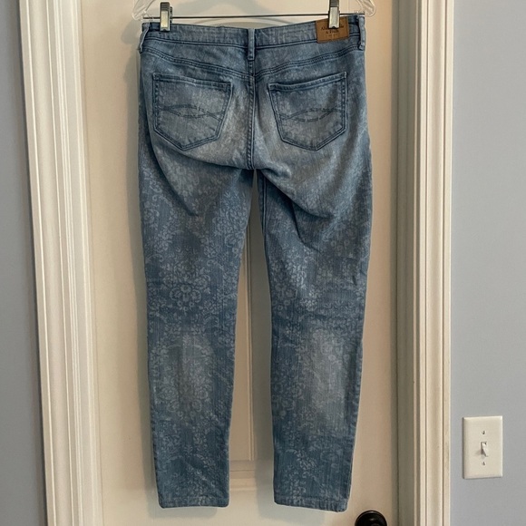 Abercrombie & Fitch 4 / 27 Low Rise Skinny Jeans w/ Floral Print - Picture 3 of 8